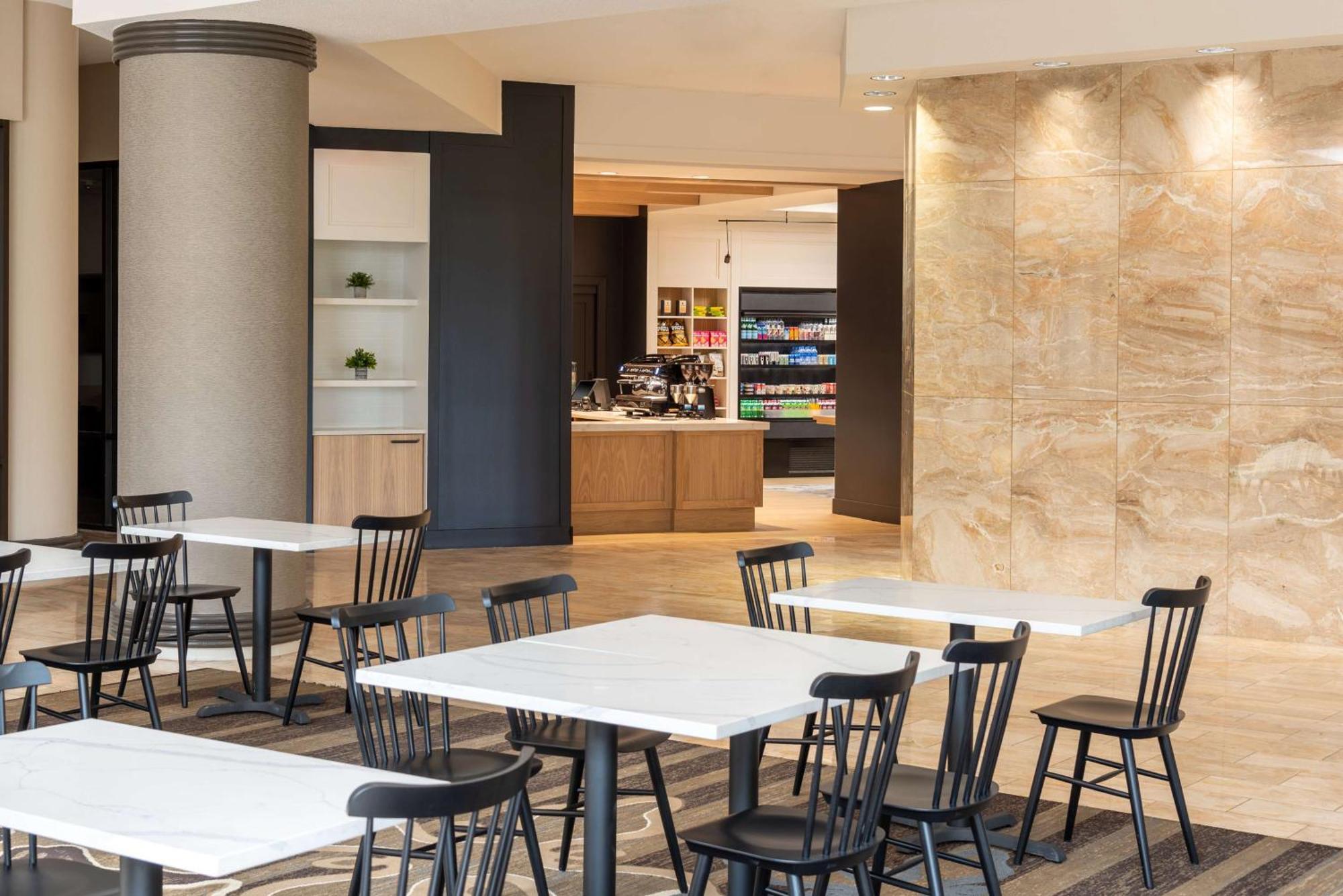 Hilton Alexandria Mark Center Εξωτερικό φωτογραφία