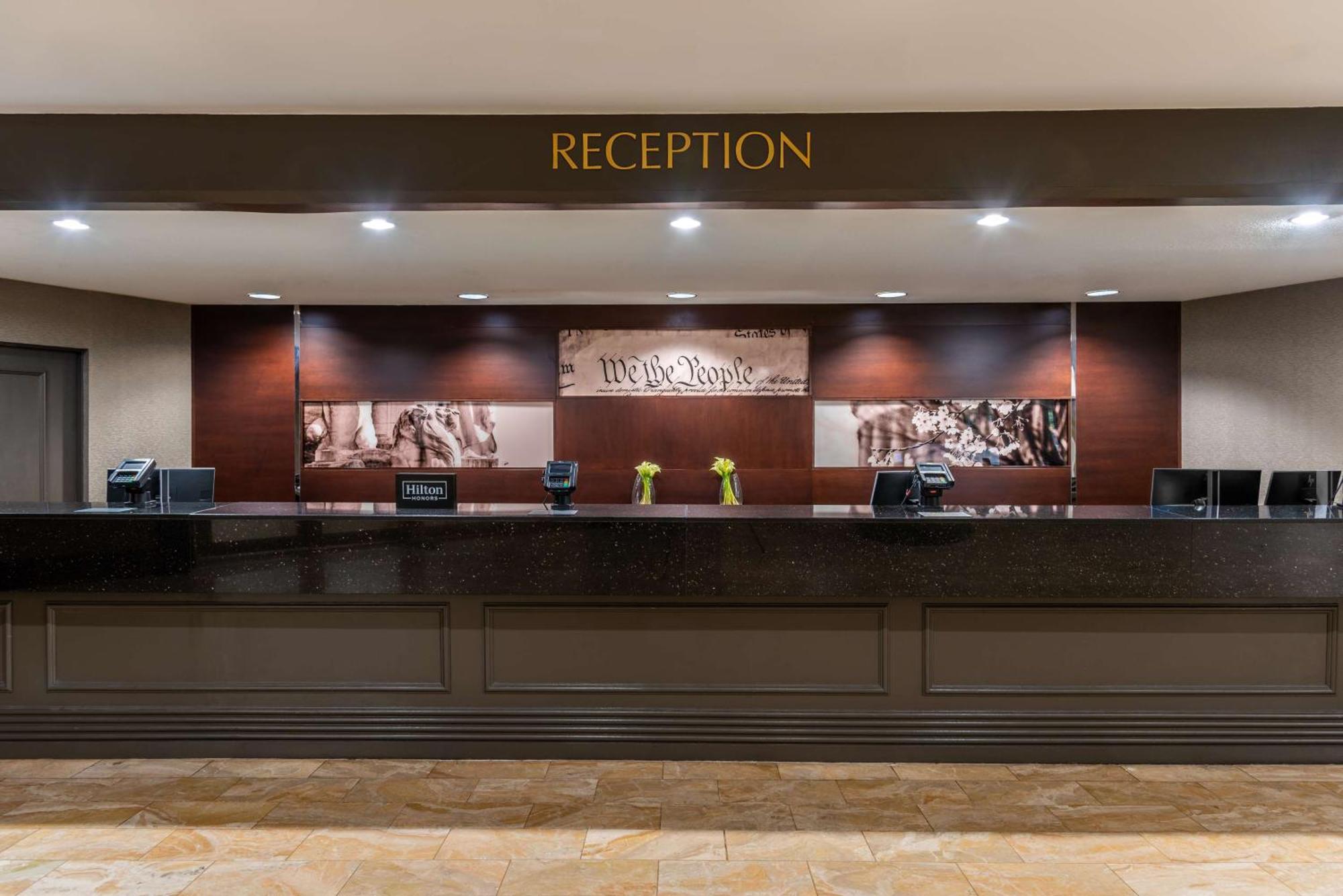 Hilton Alexandria Mark Center Εξωτερικό φωτογραφία